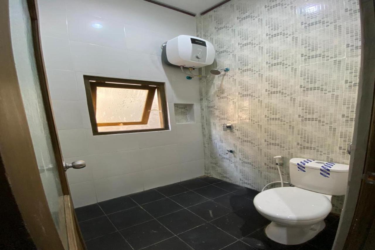 Reddoorz Near Mojokerto Train Station Hotel Ngoại thất bức ảnh