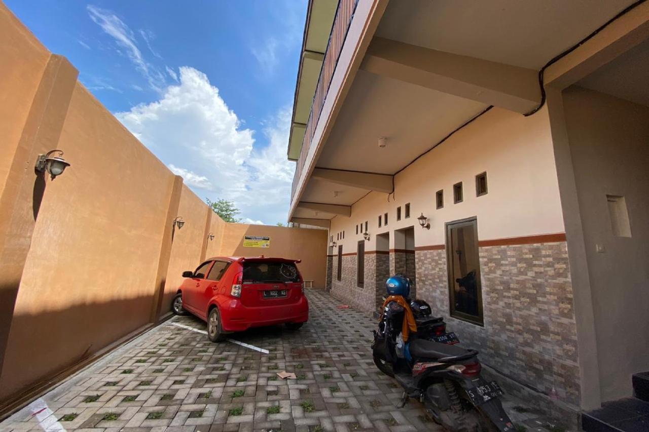 Reddoorz Near Mojokerto Train Station Hotel Ngoại thất bức ảnh