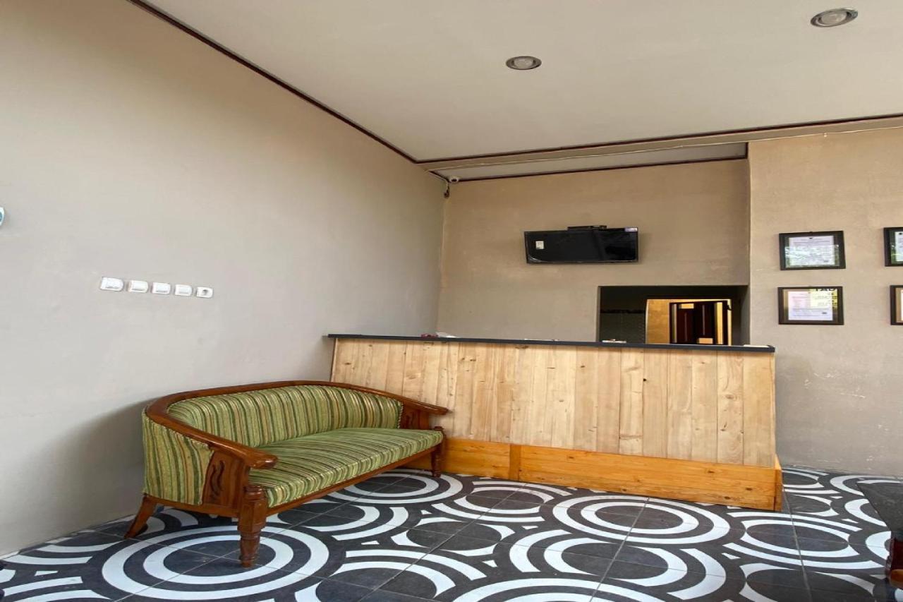 Reddoorz Near Mojokerto Train Station Hotel Ngoại thất bức ảnh
